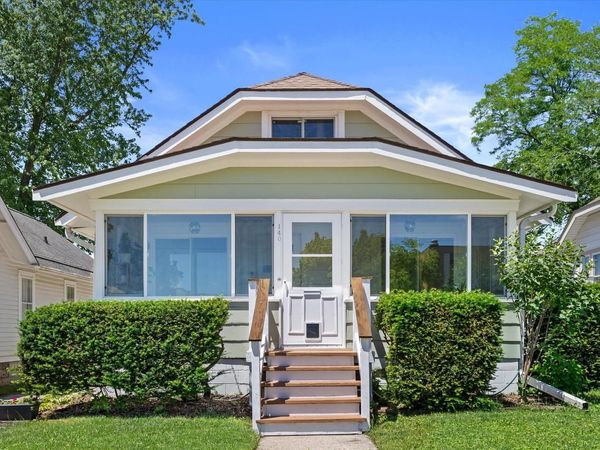 140 S Hartwell AVENUE, Waukesha, WI 53186