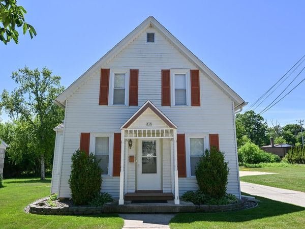 215 W Chestnut STREET, Port Washington, WI 53074