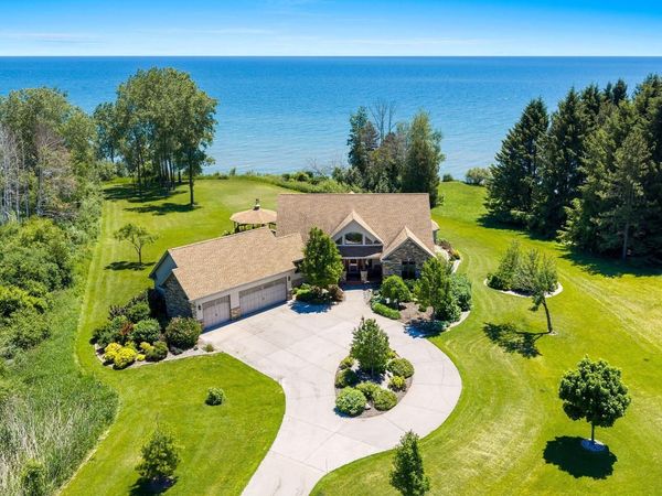 5317 S 10th STREET, Manitowoc, WI 54220