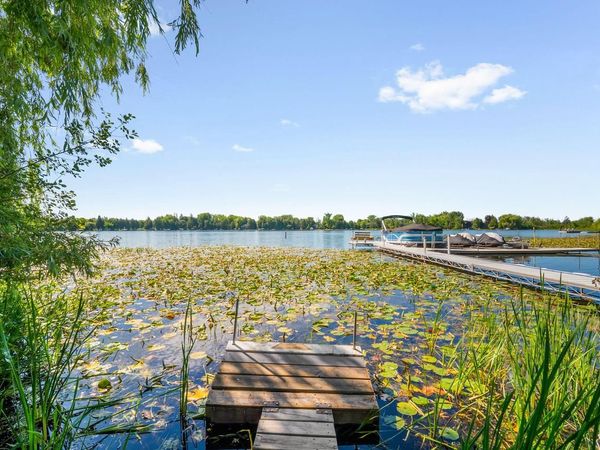 1395 Lakeview ROAD, West Bend, WI 53090