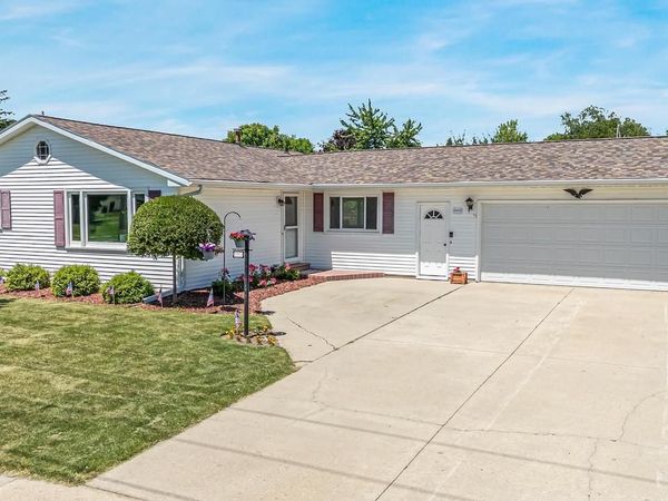 3600 E NEWBERRY STREET, Appleton, WI 54915