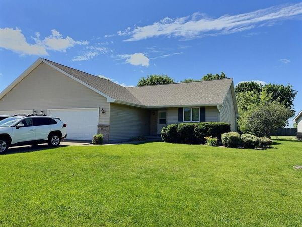W3183 WESTOWNE COURT, Appleton, WI 54915