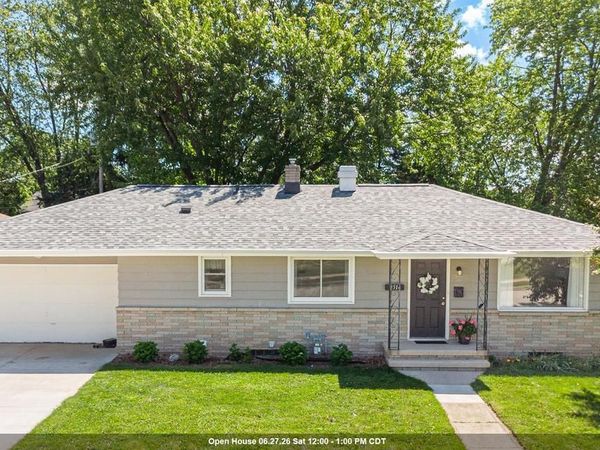 2514 N OWAISSA STREET, Appleton, WI 54911