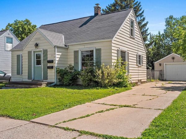 2214 N DIVISION STREET, Appleton, WI 54911