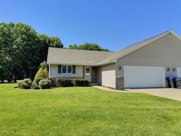 W3181 WESTOWNE COURT, Appleton, WI 54915