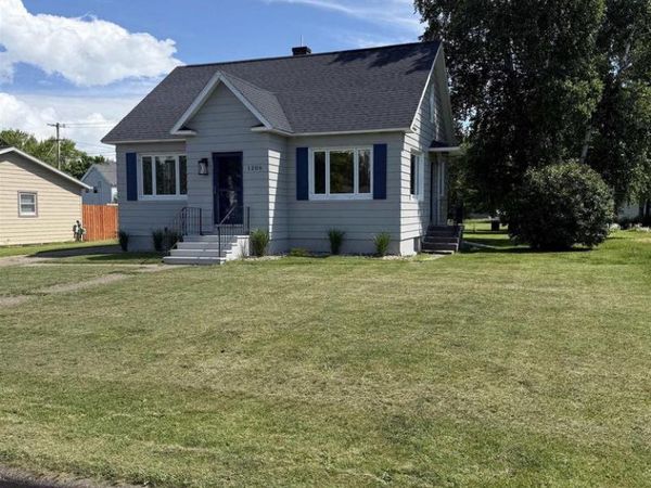 1206 9th Ave W, Ashland, WI 54806