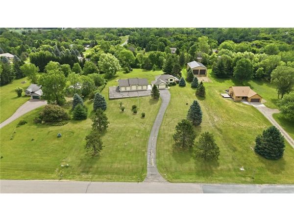 483 Prairie Lane, Hudson, WI 54016