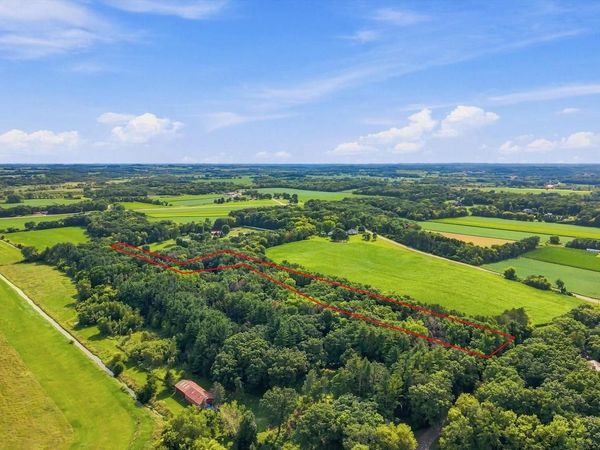1787 STRAWBERRY ROAD, Deerfield, WI 53531