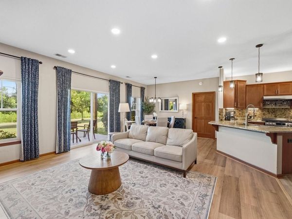 1782 New Port Vista DRIVE, Grafton, WI 53024