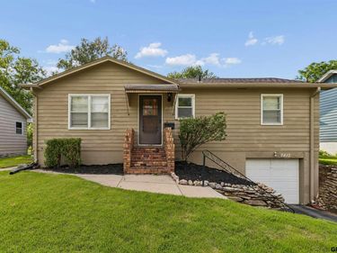 2413 S 6th Street, Omaha, NE 68108
