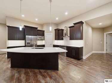 9700 Thornwood Circle, Lincoln, NE 68512