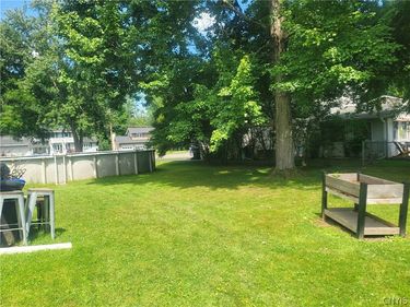 4033 bay park Drive , Liverpool, NY 13090