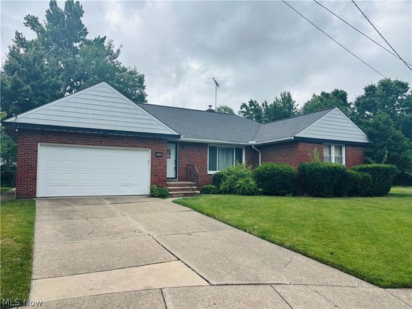 24346 Paradise Lane , Euclid, OH 44123