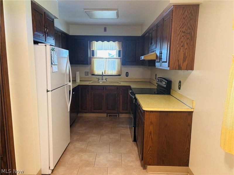 24346 Paradise Lane, Euclid, OH 44123 Photo 4