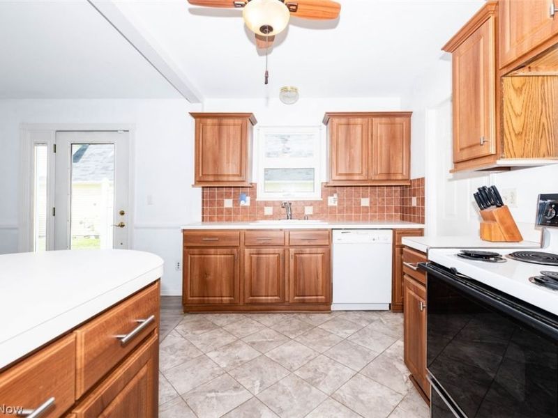 5152 Franklyn Boulevard, Unit A, Willoughby, OH 44094 Photo 12