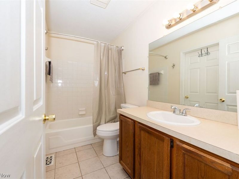 5152 Franklyn Boulevard, Unit A, Willoughby, OH 44094 Photo 16