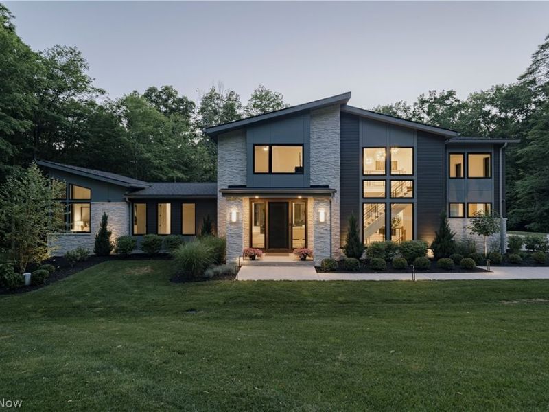 8070 Tulip Lane, Chagrin Falls, OH 44023 Photo 4