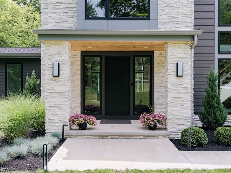 8070 Tulip Lane, Chagrin Falls, OH 44023 Photo 5