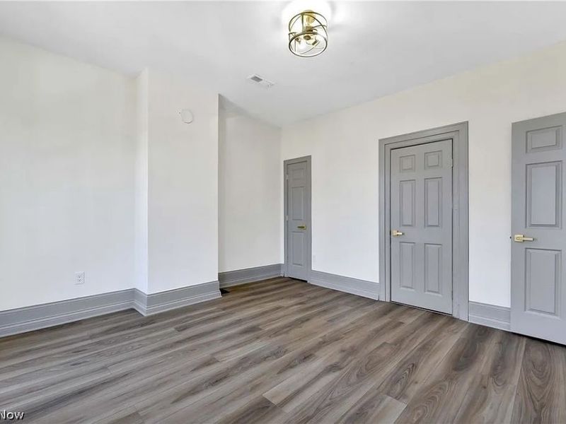 3401 Clinton Avenue, Cleveland, OH 44113 Photo 29