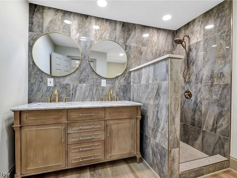 3401 Clinton Avenue, Cleveland, OH 44113 Photo 7