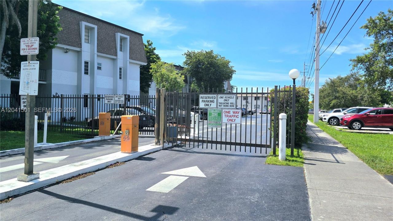 9611 SW 77th Ave , Unit 305A, Miami, FL 33156 Photo