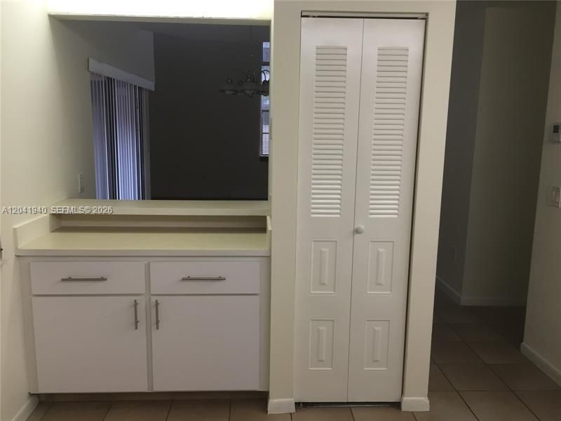 331 Ives Dairy Rd , Unit 331-10, Miami, FL 33179 Photo