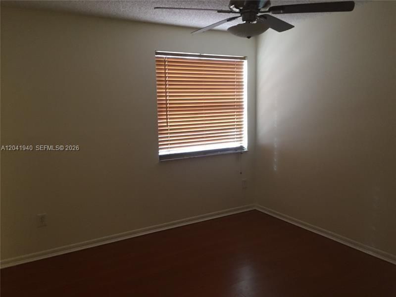 331 Ives Dairy Rd , Unit 331-10, Miami, FL 33179 Photo