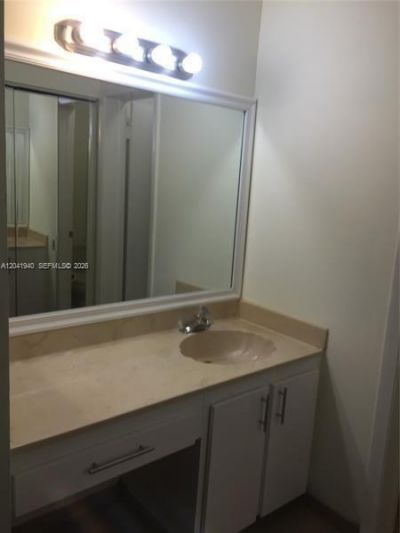 331 Ives Dairy Rd , Unit 331-10, Miami, FL 33179 Photo