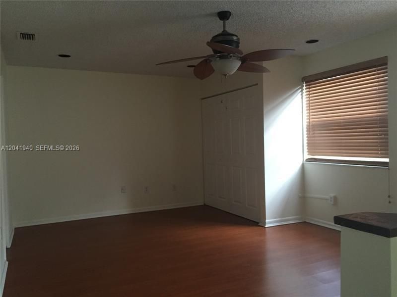 331 Ives Dairy Rd , Unit 331-10, Miami, FL 33179 Photo