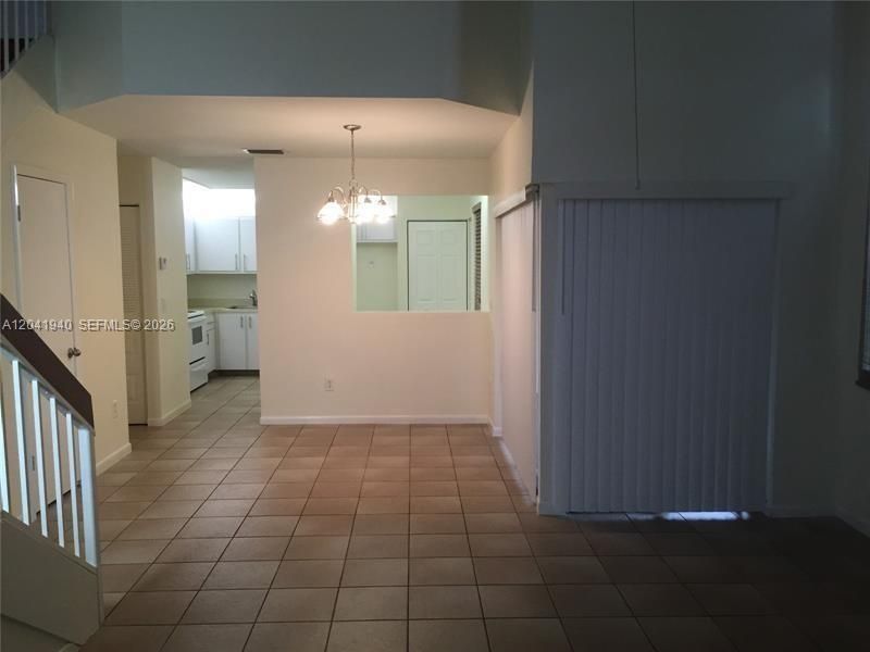 331 Ives Dairy Rd , Unit 331-10, Miami, FL 33179 Photo