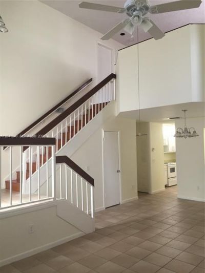331 Ives Dairy Rd , Unit 331-10, Miami, FL 33179 Photo