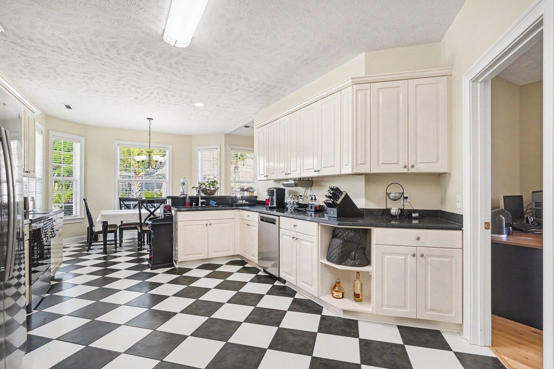 327 Cypress Keyes Ln. Photo 11
