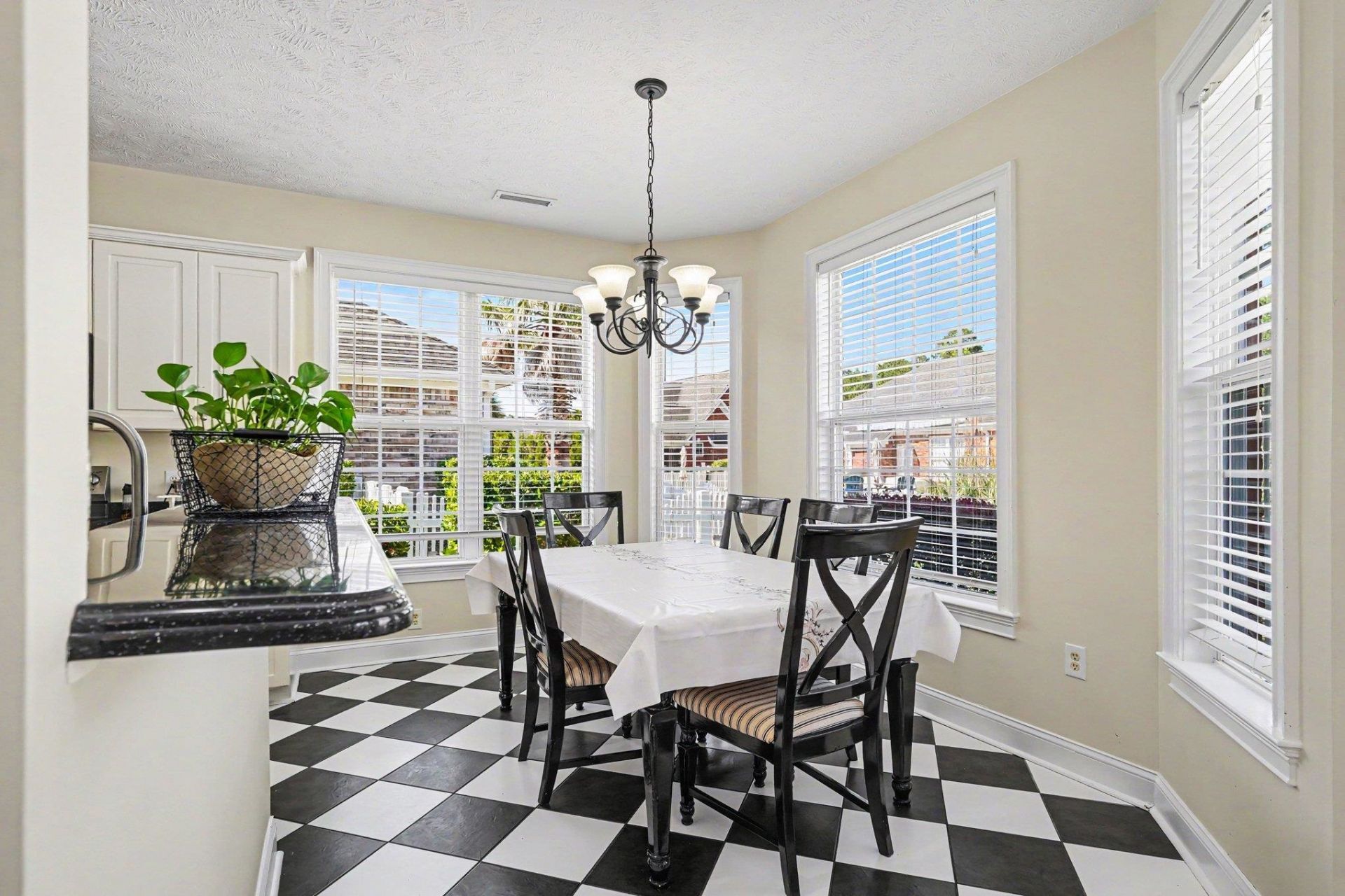 327 Cypress Keyes Ln. Photo 9