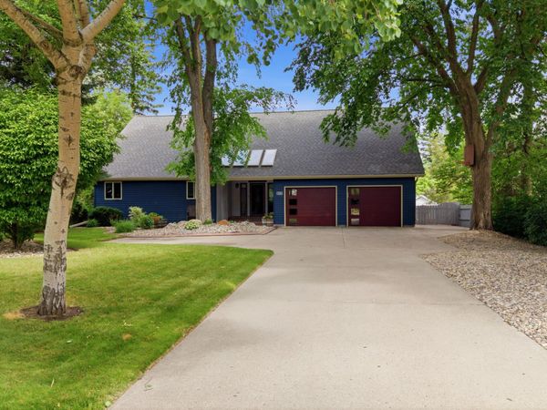 111 NE 15th Avenue, Aberdeen, SD 57401