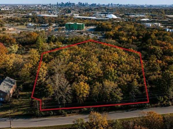 727 W Nocturne Dr , Nashville, TN 37207