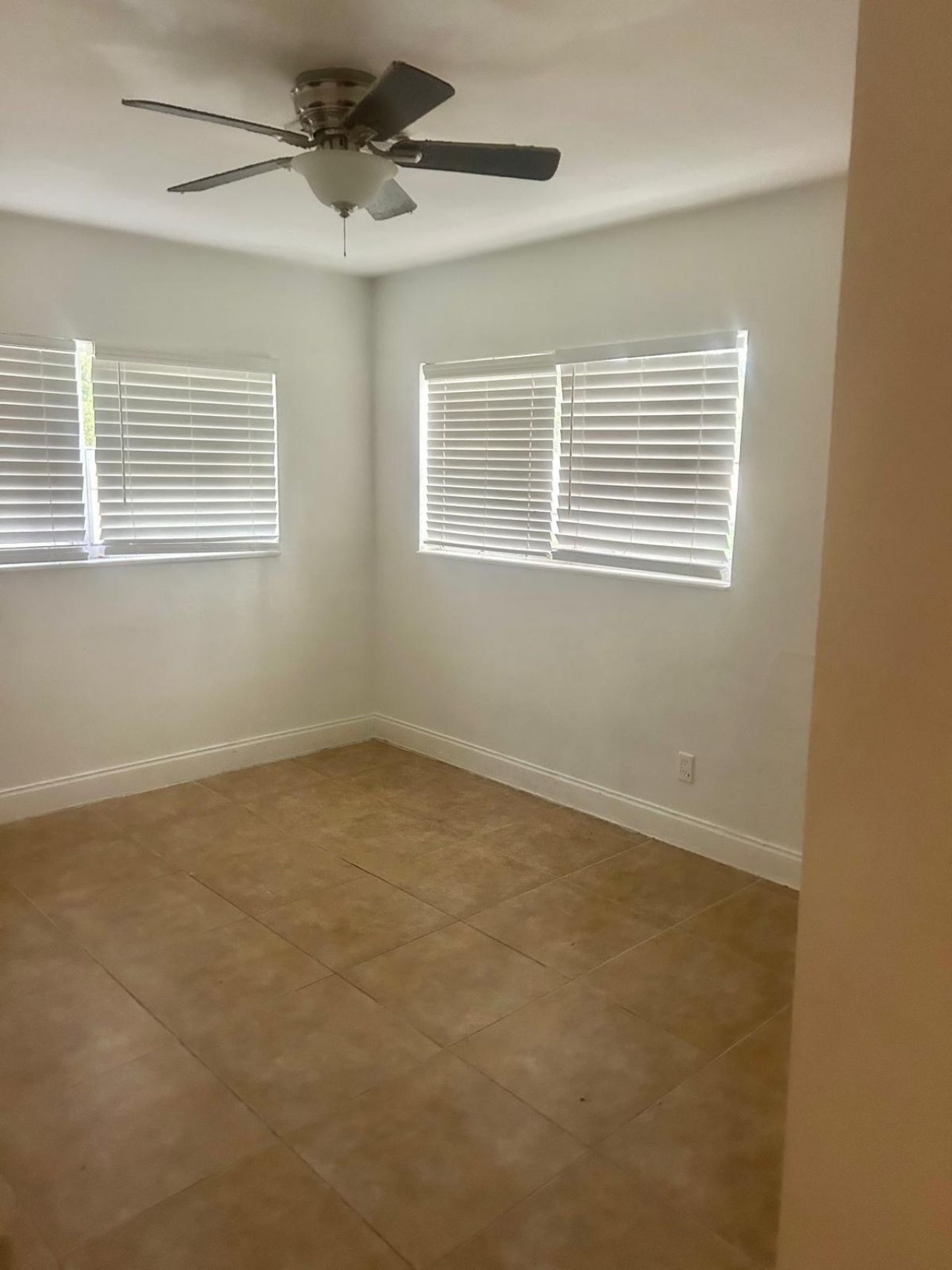 1067 Iroquois Avenue, Fort Lauderdale, FL 33312 Photo