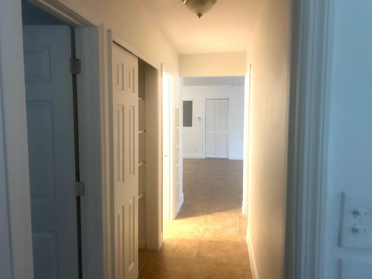 1067 Iroquois Avenue, Fort Lauderdale, FL 33312 Photo