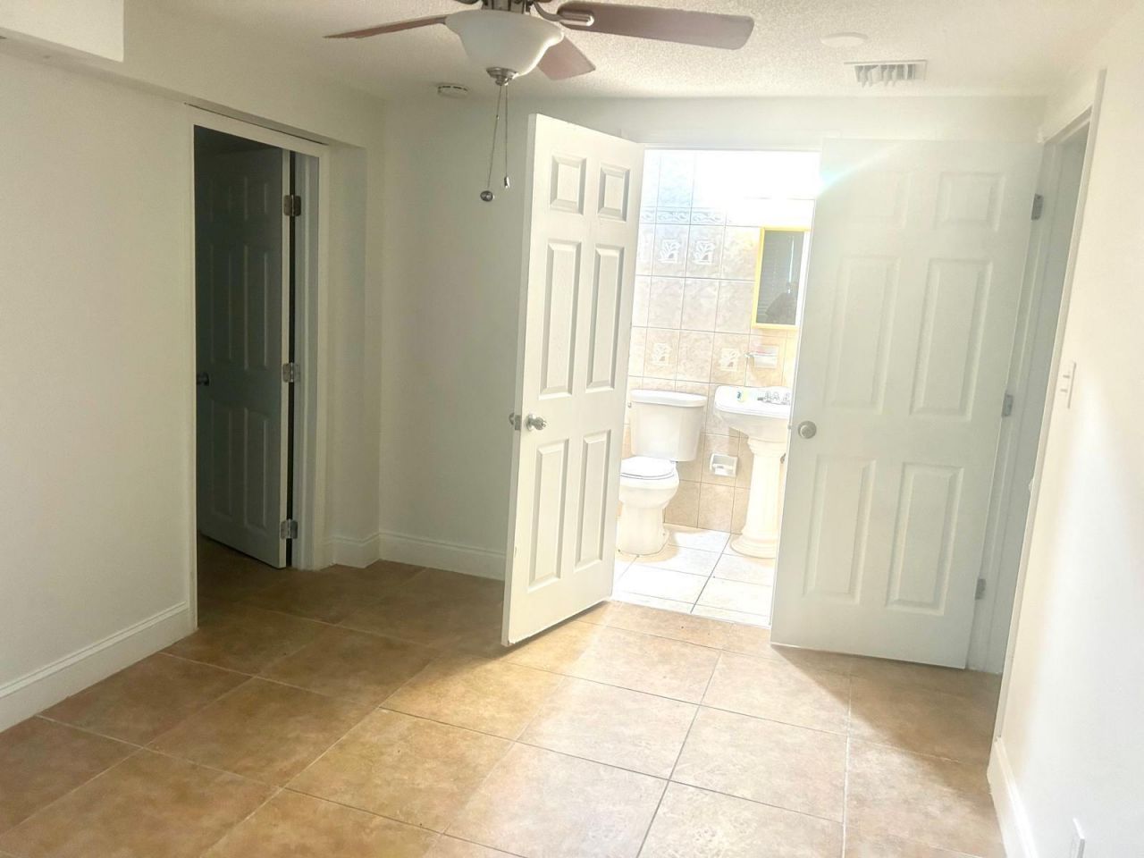 1067 Iroquois Avenue, Fort Lauderdale, FL 33312 Photo
