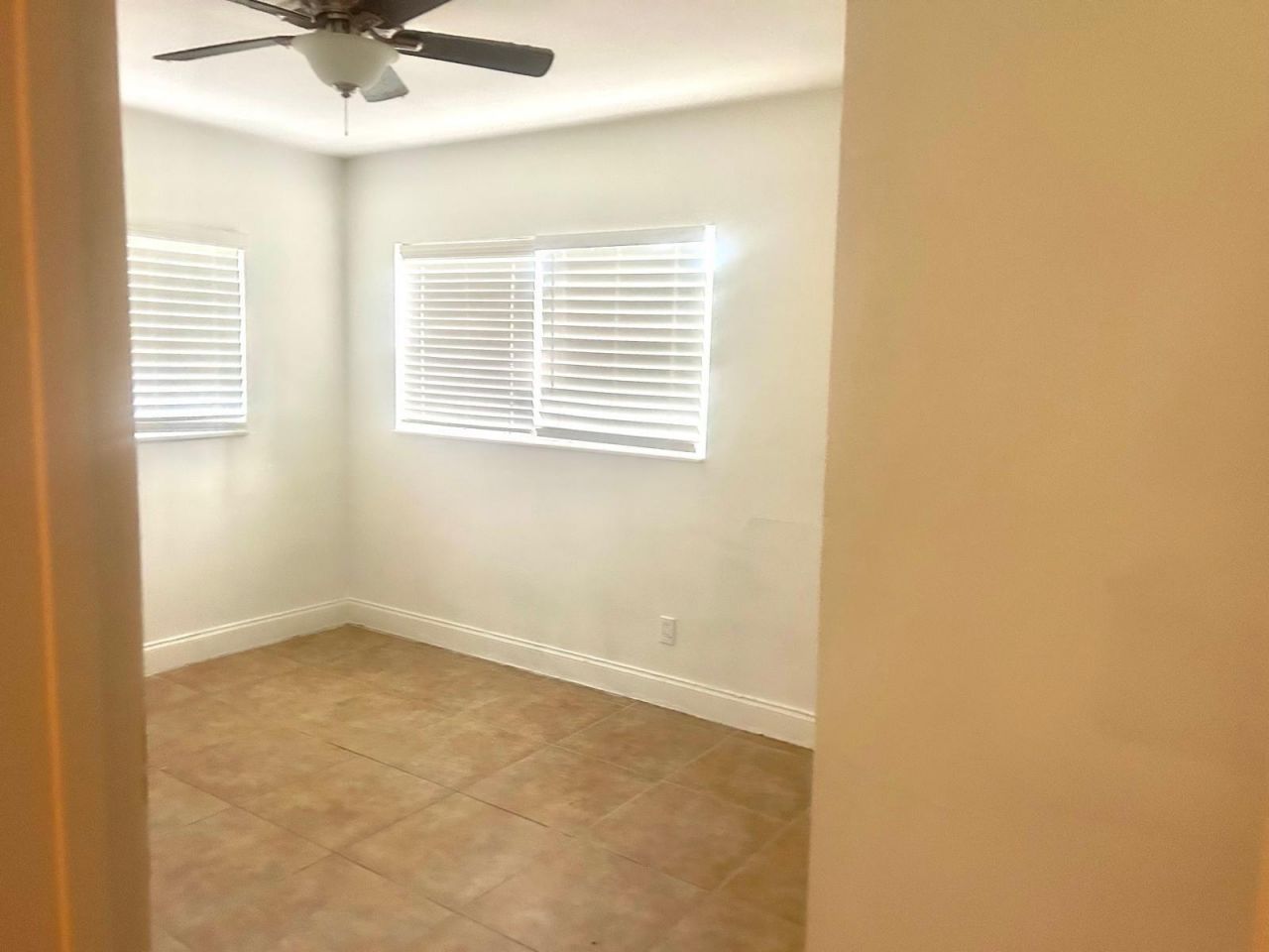 1067 Iroquois Avenue, Fort Lauderdale, FL 33312 Photo
