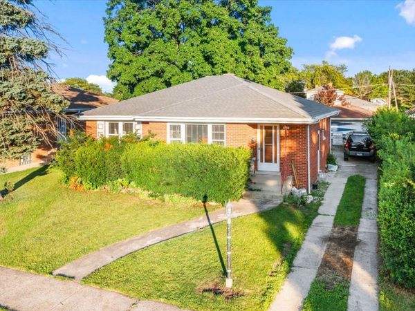 11043 Boeger Court, Westchester, IL 60154