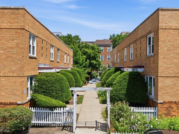 221 S Maple Avenue , Unit C, Oak Park, IL 60302