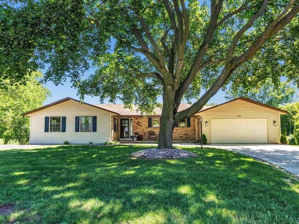 2851 BLUE JAY LANE, Green Bay, WI 54313