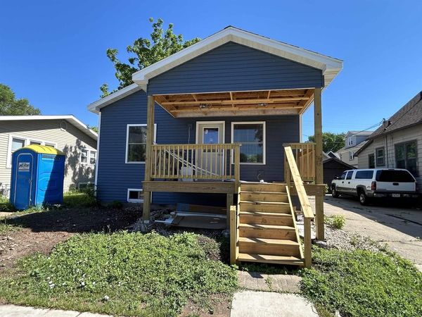 828 SCHOOL PLACE, Green Bay, WI 54303