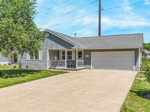 2209 HIGH MEADOWS LANE, Neenah, WI 54956