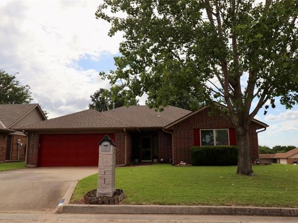 4316 Trinity Drive, Shawnee, OK 74804