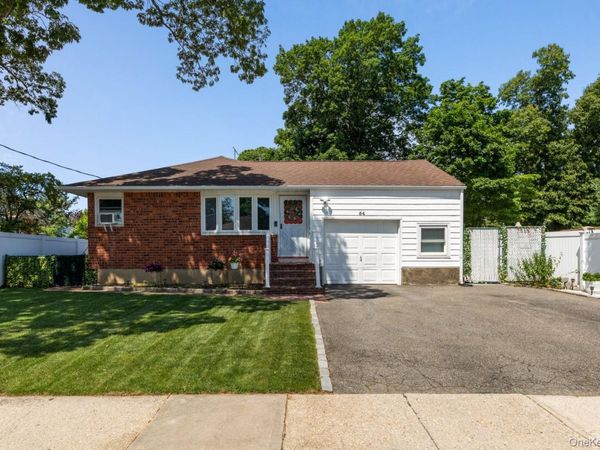 54 Oak Street , Farmingdale, NY 11735