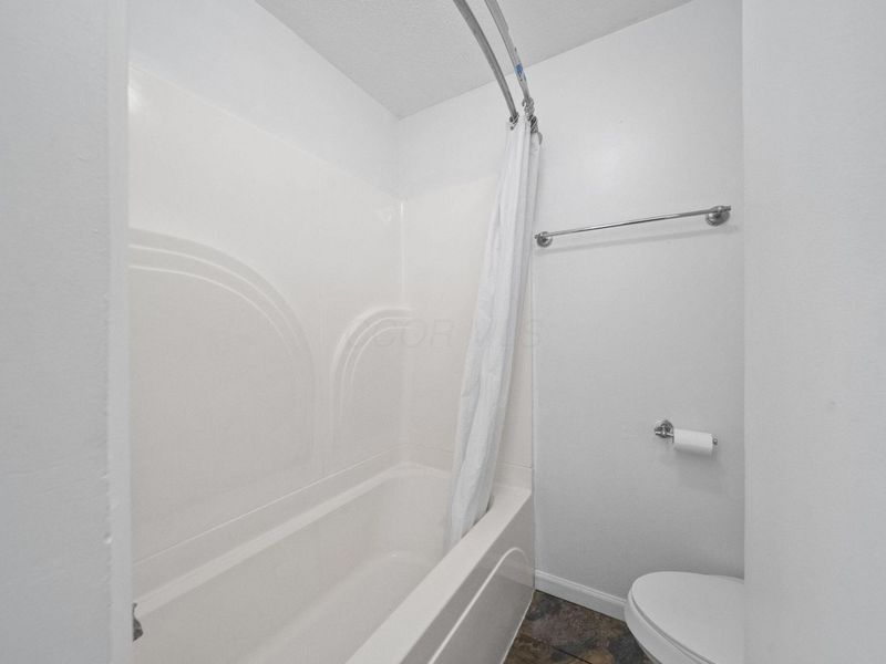 800 White Oak Drive, Springfield, OH 45504 Photo 31