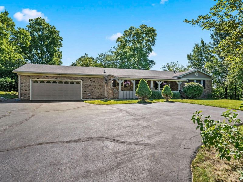800 White Oak Drive, Springfield, OH 45504 Photo 4