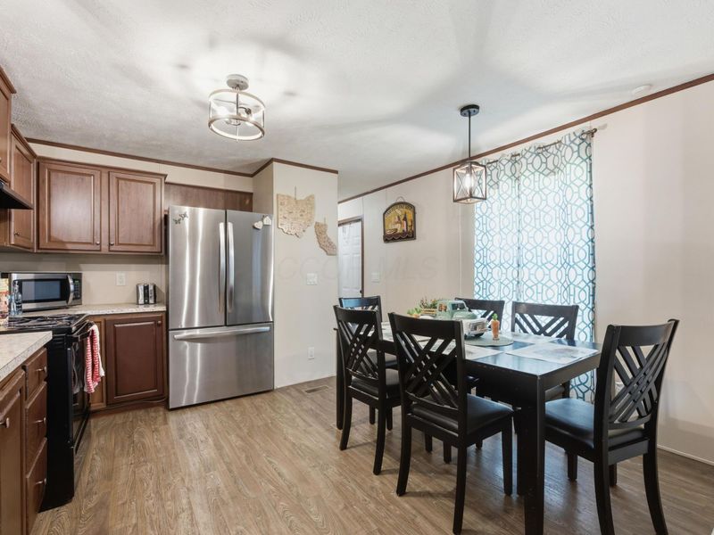 144 Villa Drive, Circleville, OH 43113 Photo 10