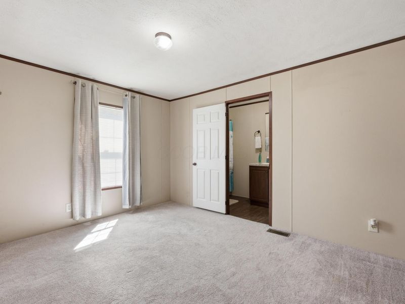 144 Villa Drive, Circleville, OH 43113 Photo 13